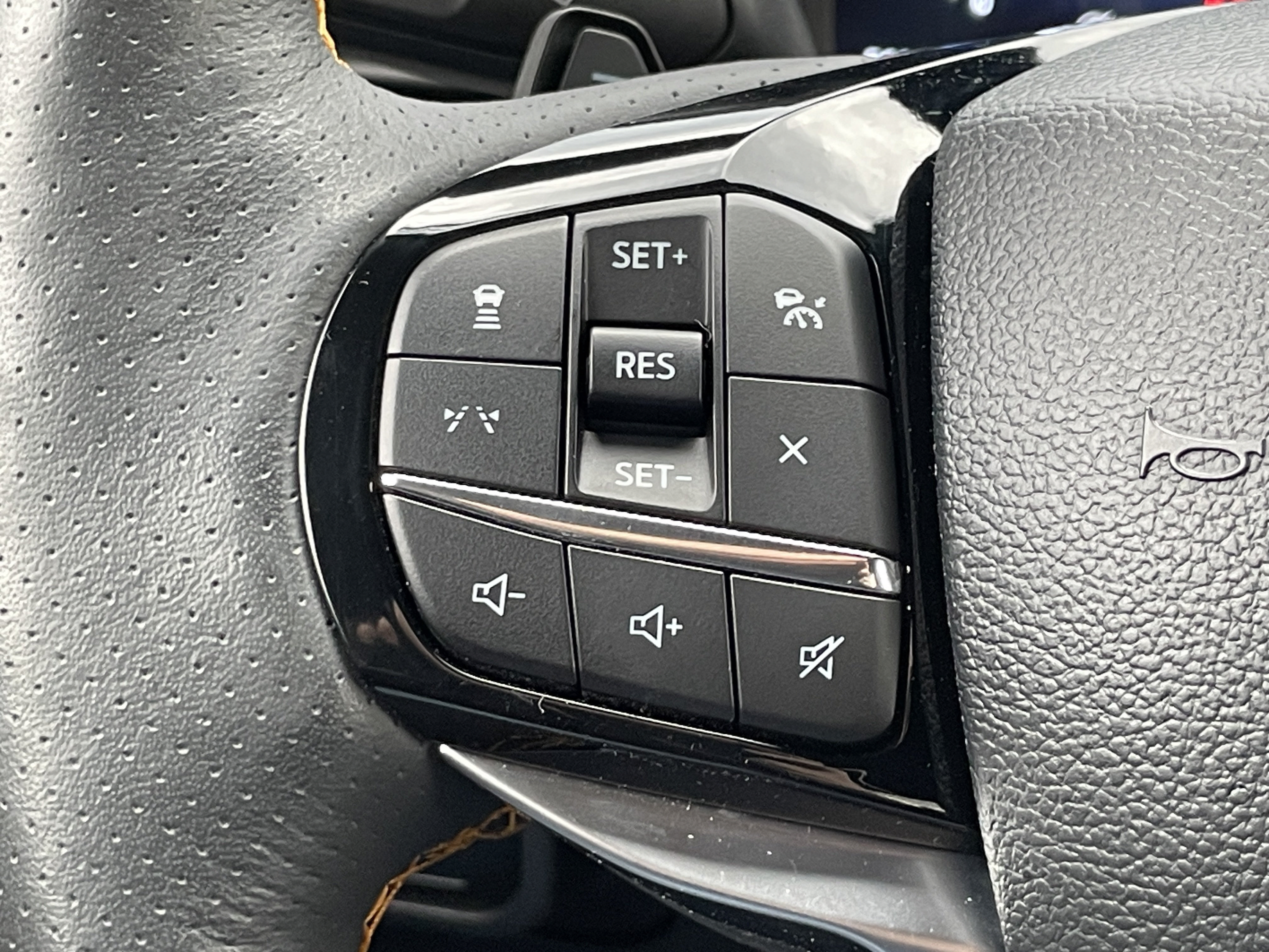 Used 2026 Ford Explorer Tremor w/ Tremor Convenience Package AWD/4WD image 21