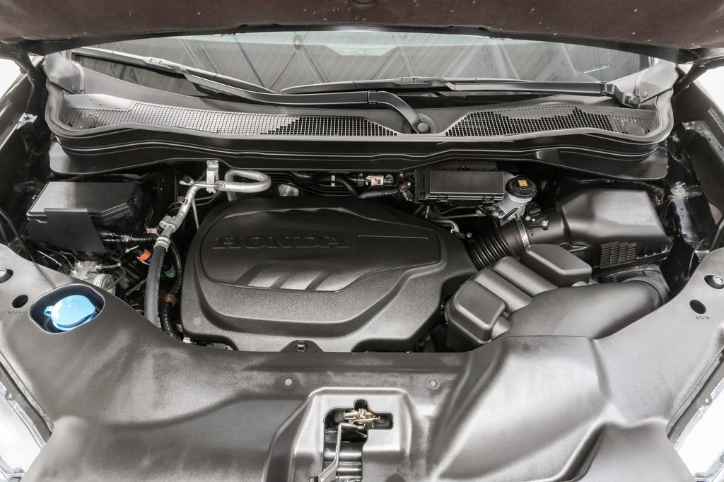 Used 2025 Honda Passport Black Edition image 3