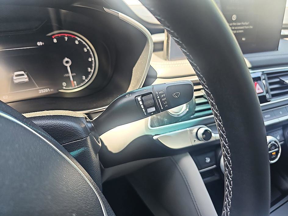 Used 2023 Genesis G70 2.0T RWD image 19