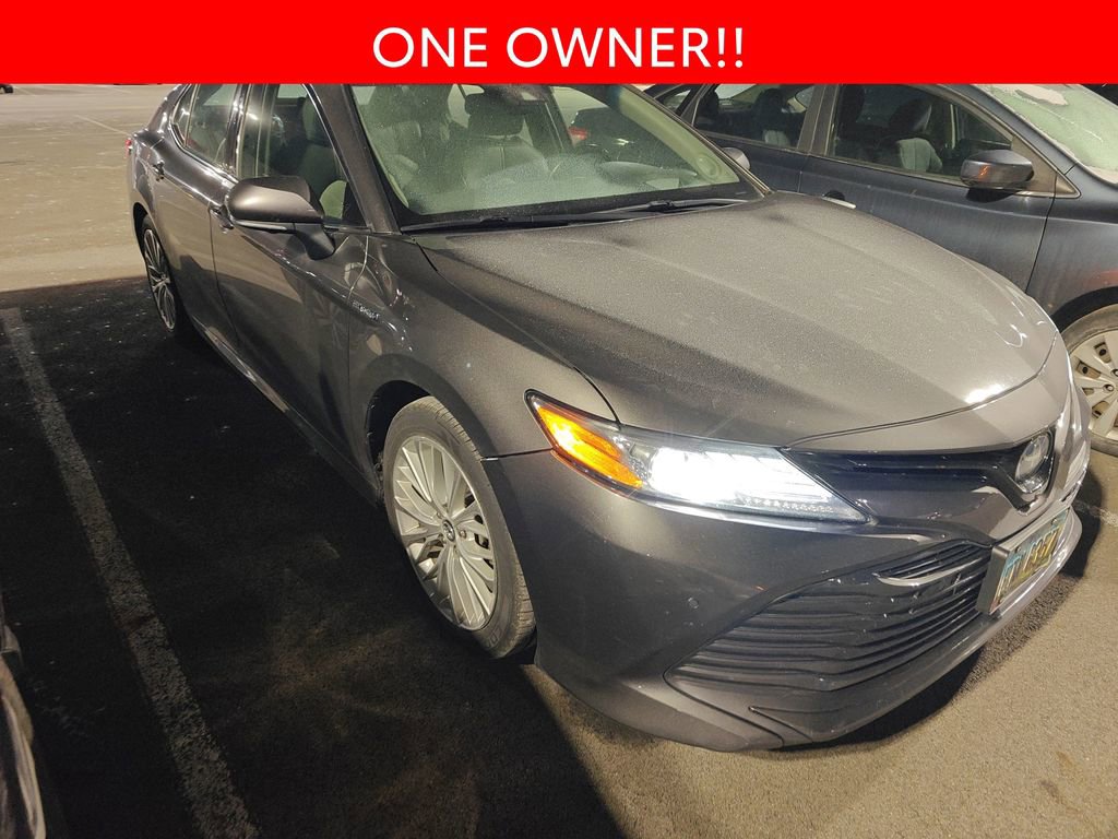 Used 2018 Toyota Camry XLE image 3