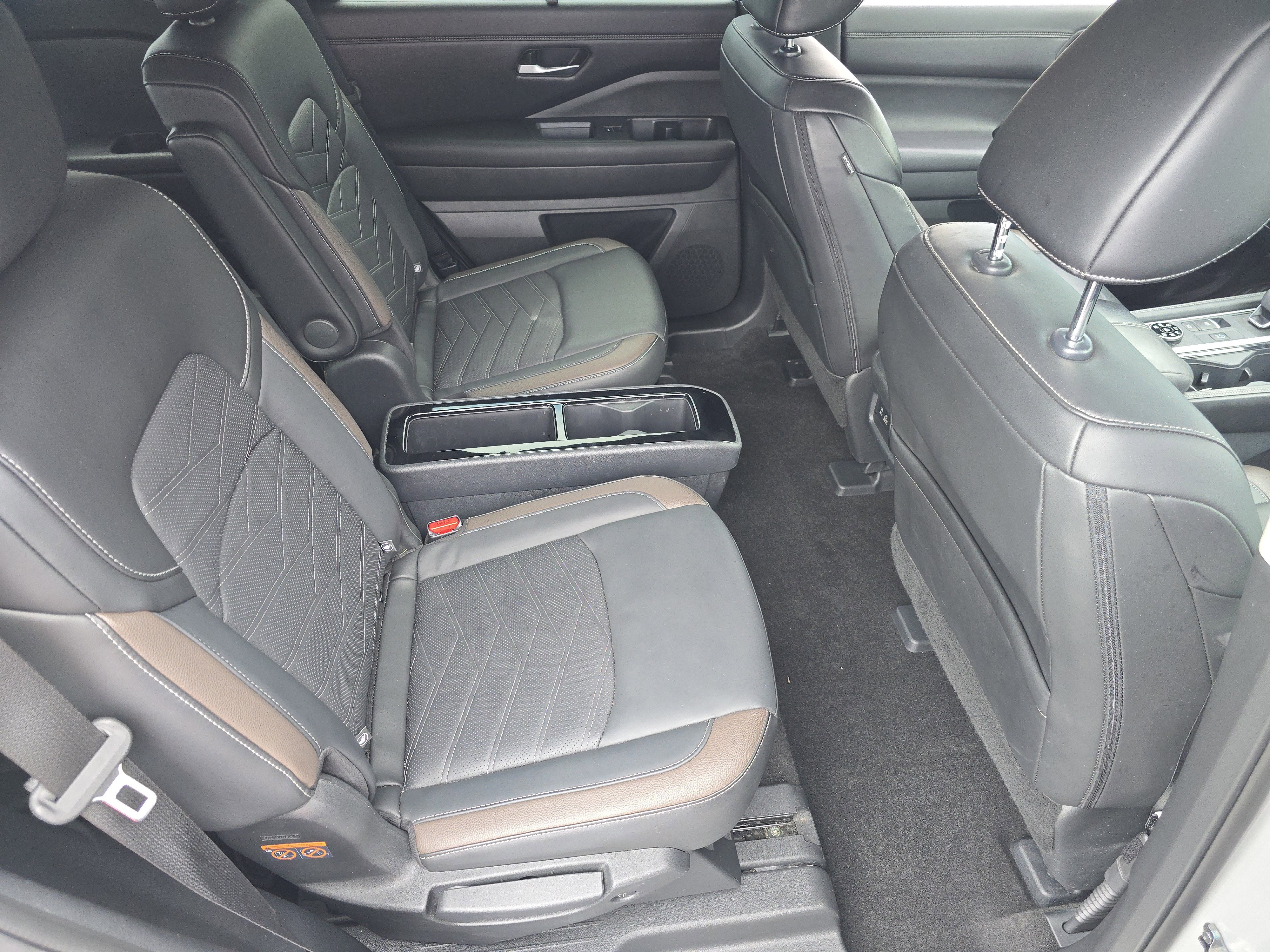 Used 2024 Nissan Pathfinder Platinum AWD/4WD image 31