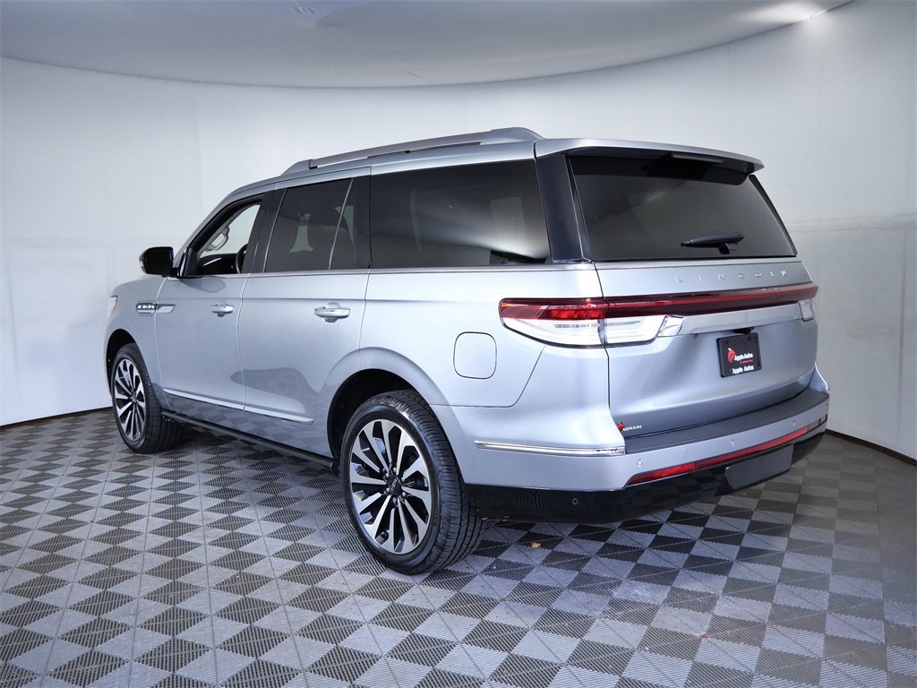 Used 2022 Lincoln Navigator Reserve image 6