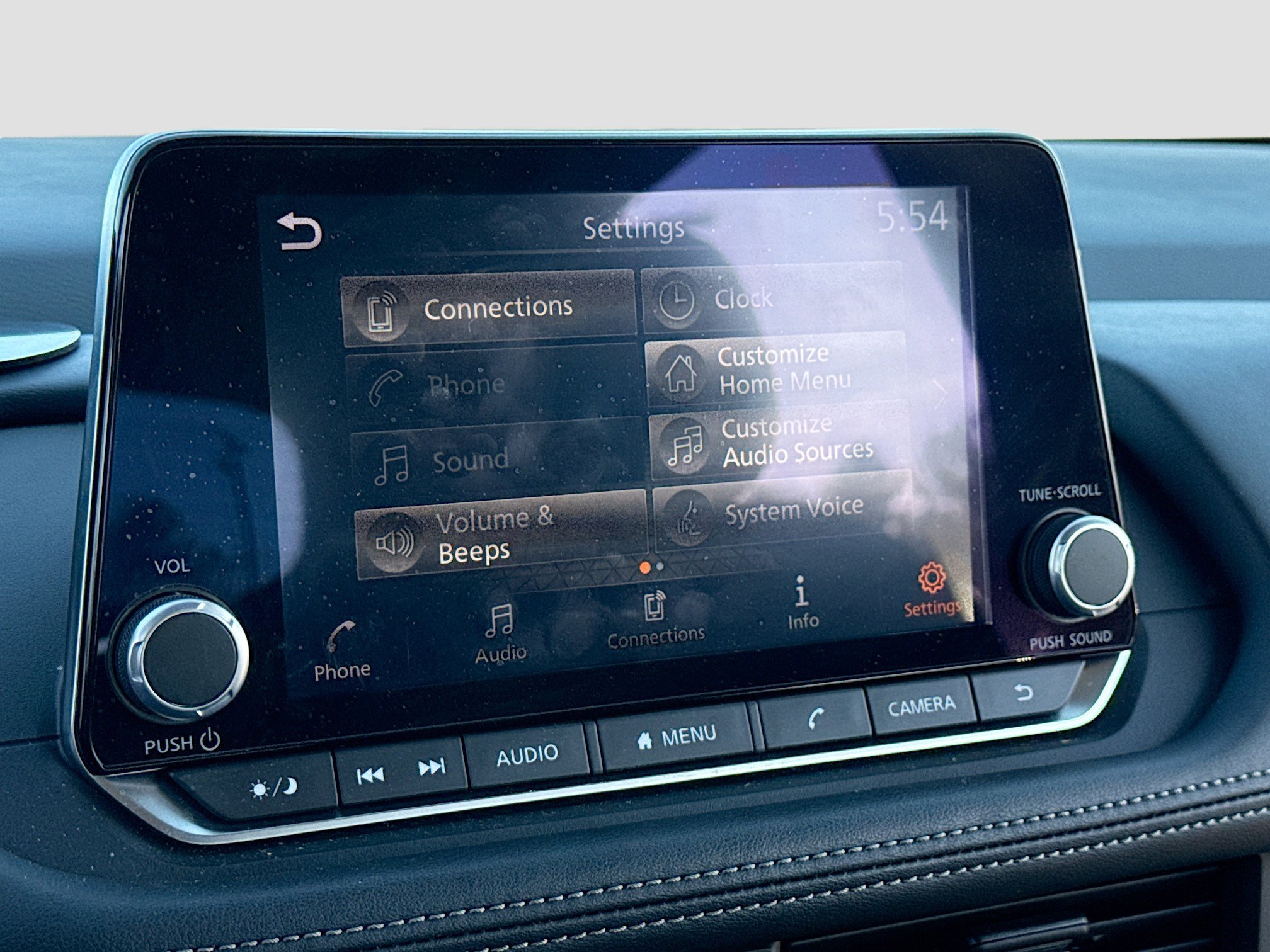 Used 2024 Nissan Rogue S AWD/4WD image 9