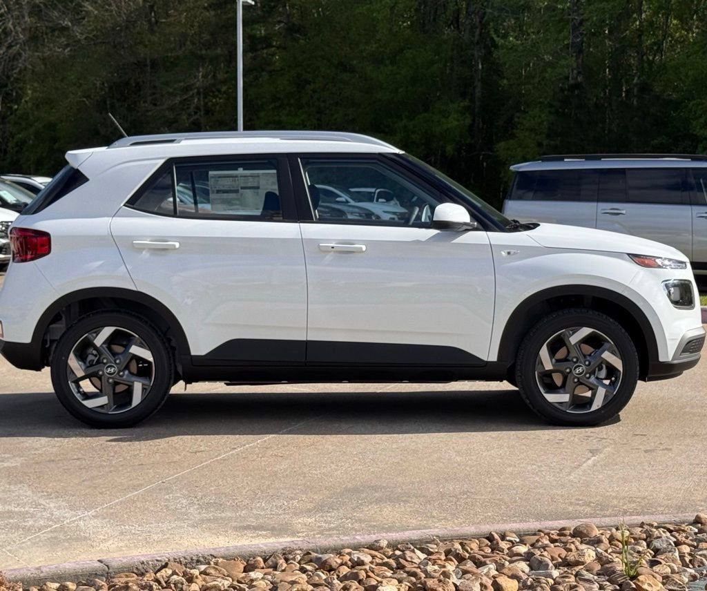 New 2026 Hyundai Venue SEL FWD image 10