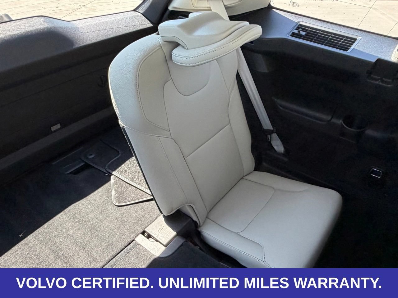 Certified 2025 Volvo XC90 T8 Plus AWD/4WD image 32