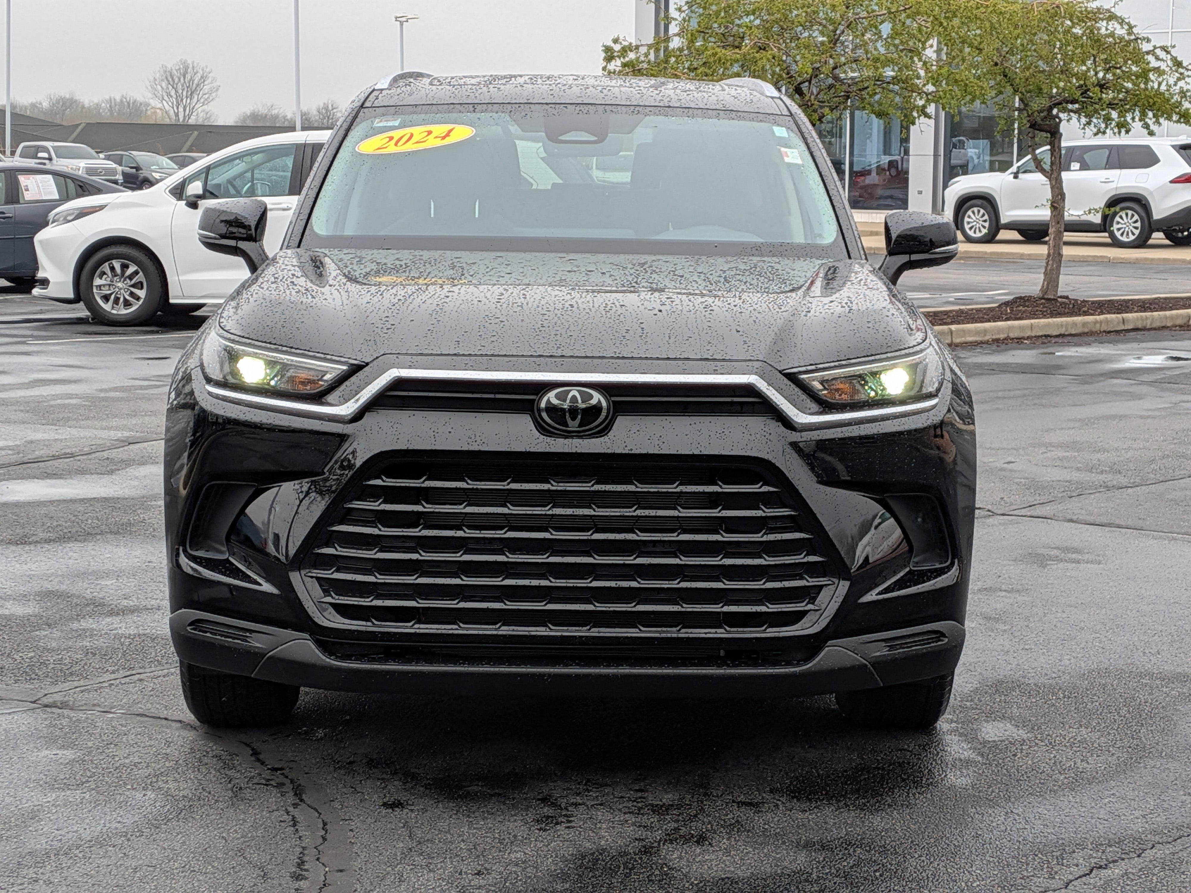 Certified 2024 Toyota Grand Highlander XLE image 2
