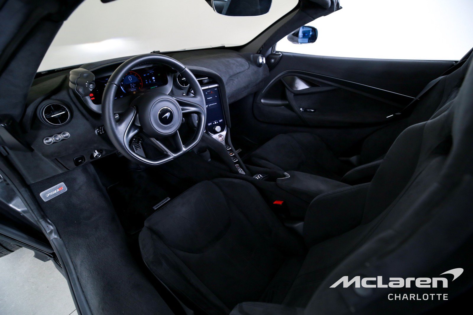 Used 2024 McLaren 750S Spider RWD image 14