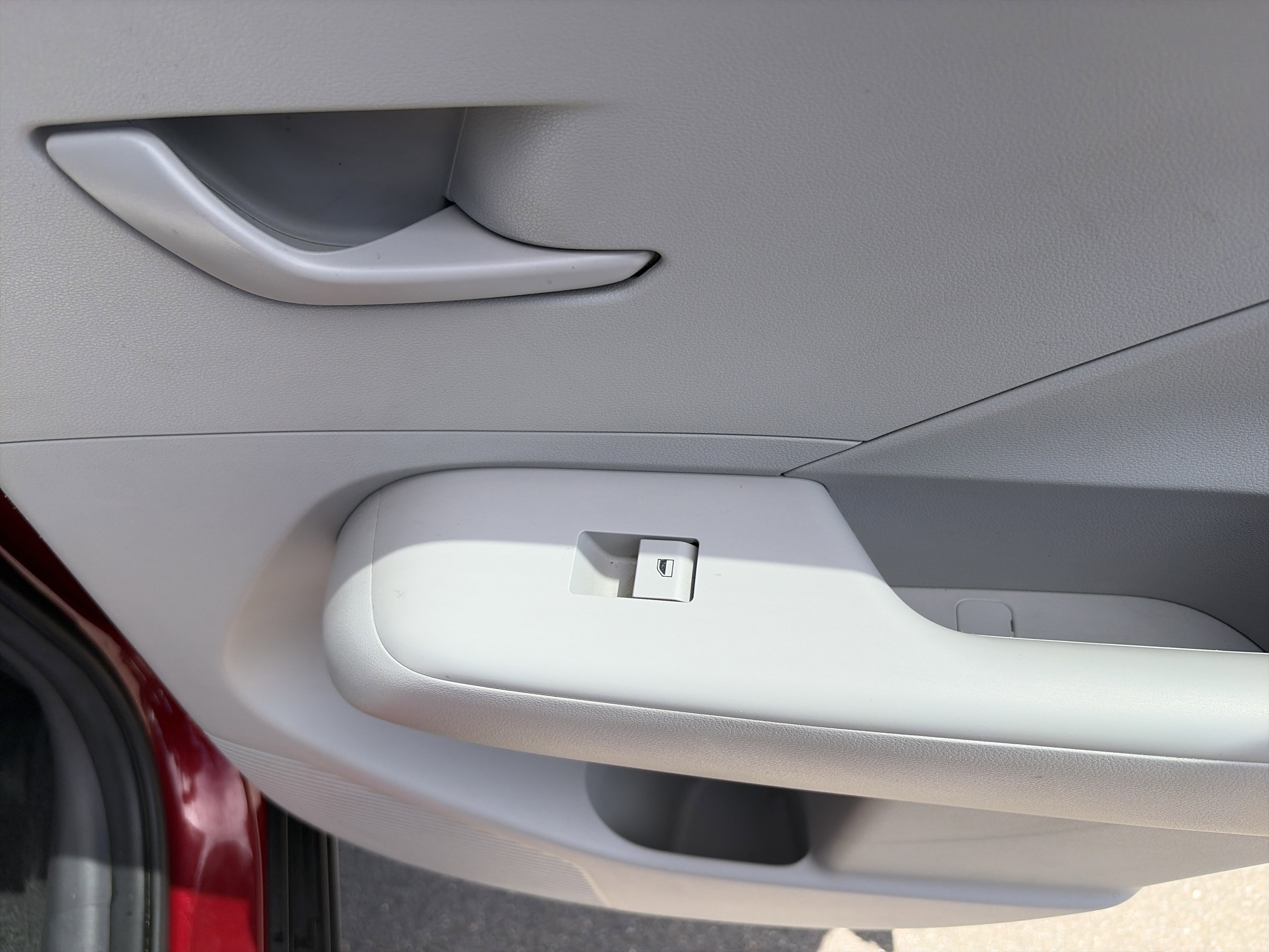 Certified 2024 Hyundai Kona SEL AWD/4WD image 28