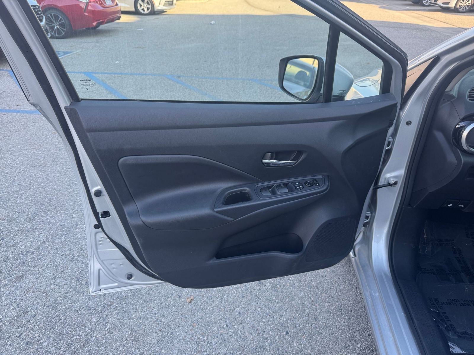 Used 2025 Nissan Versa SV FWD image 18