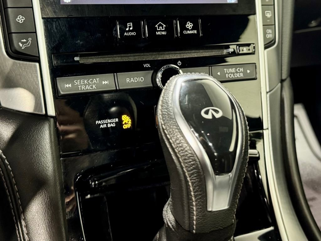 Used 2019 INFINITI Q60 3.0t Luxe image 19