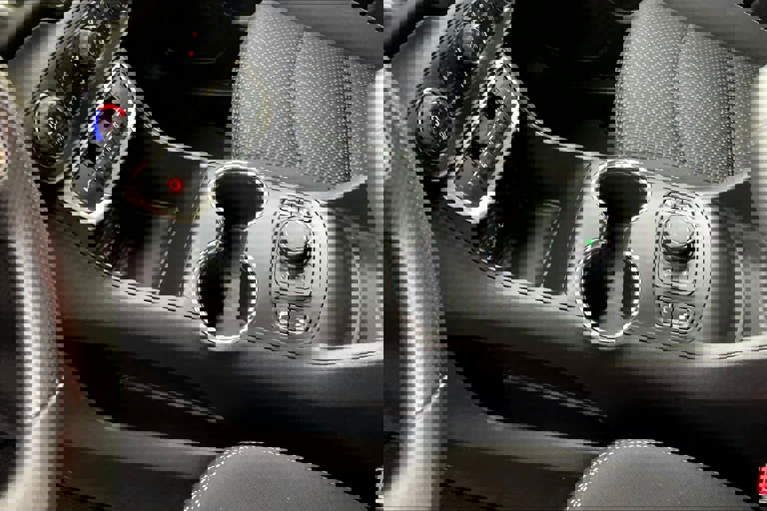 Certified 2022 GMC Terrain SLE w/ Driver Convenience Package image 14