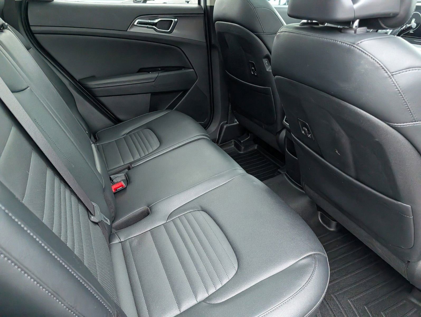 Used 2024 Kia Sportage SX image 24
