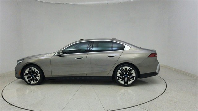 Used 2025 BMW i5 xDrive40 image 71