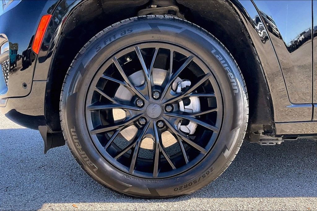 Used 2022 Jeep Grand Cherokee Summit w/ Luxury Tech Group V image 35