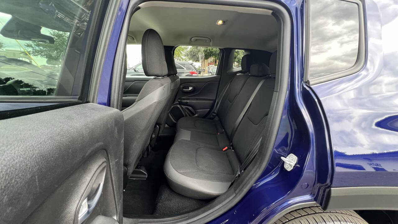 Used 2020 Jeep Renegade Altitude AWD/4WD image 14