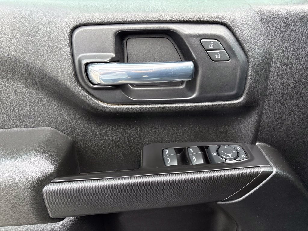Used 2020 Chevrolet Silverado 1500 Custom w/ Custom Value Package RWD image 17