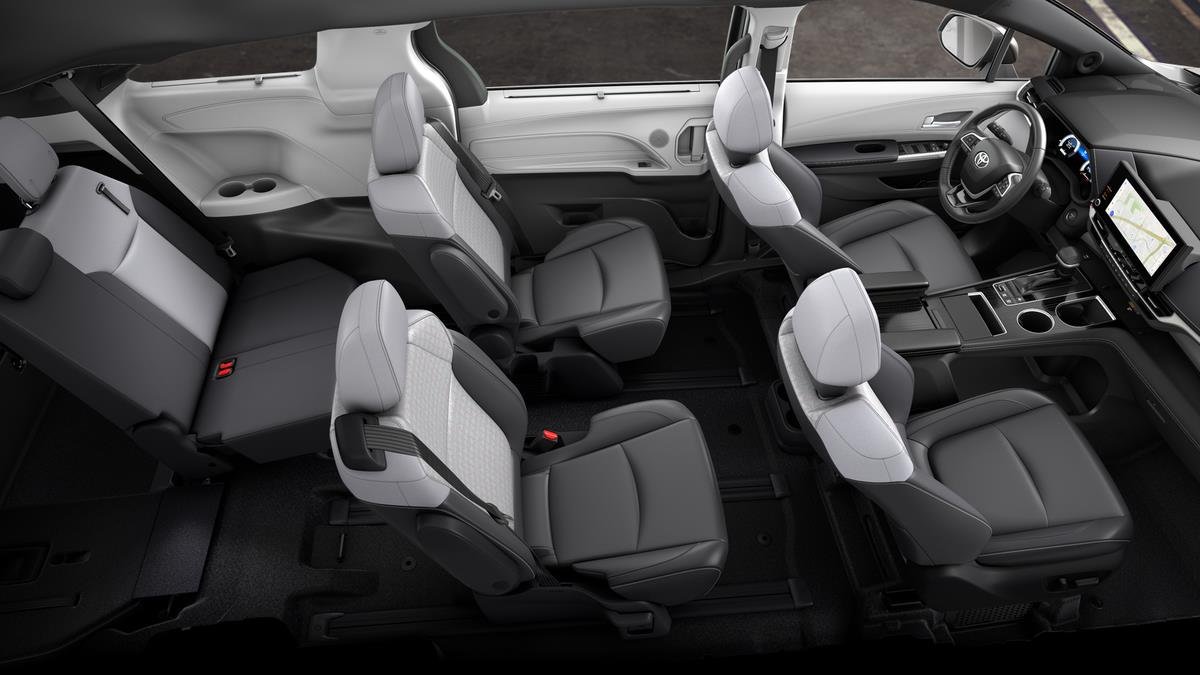 New 2026 Toyota Sienna XSE FWD image 4