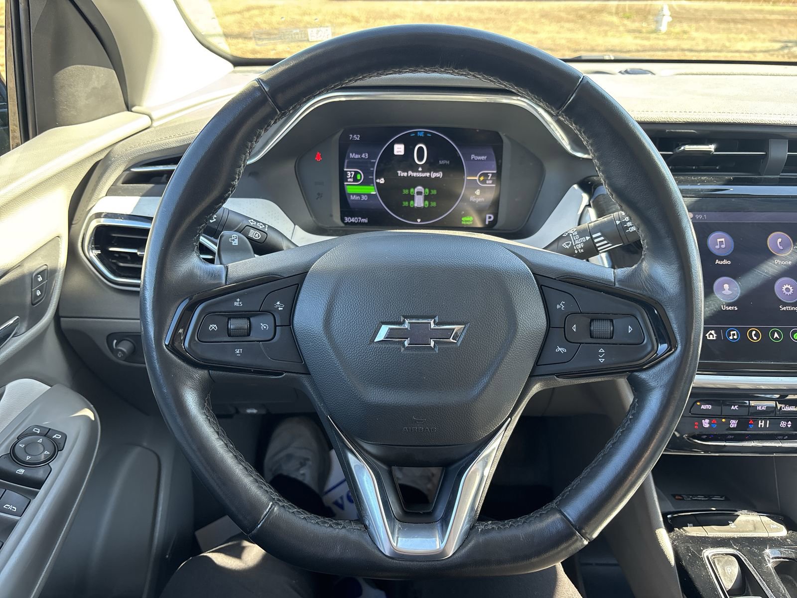 Used 2022 Chevrolet Bolt EUV Premier w/ Sun & Sound Package FWD image 14