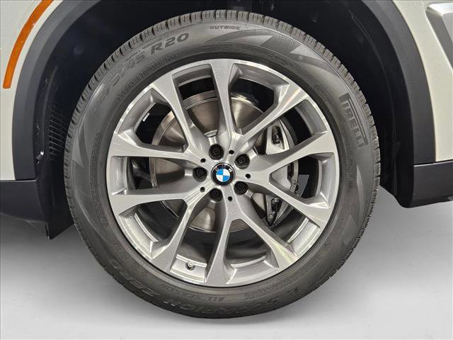 Used 2026 BMW X5 sDrive40i w/ Parking Assistance Package image 16