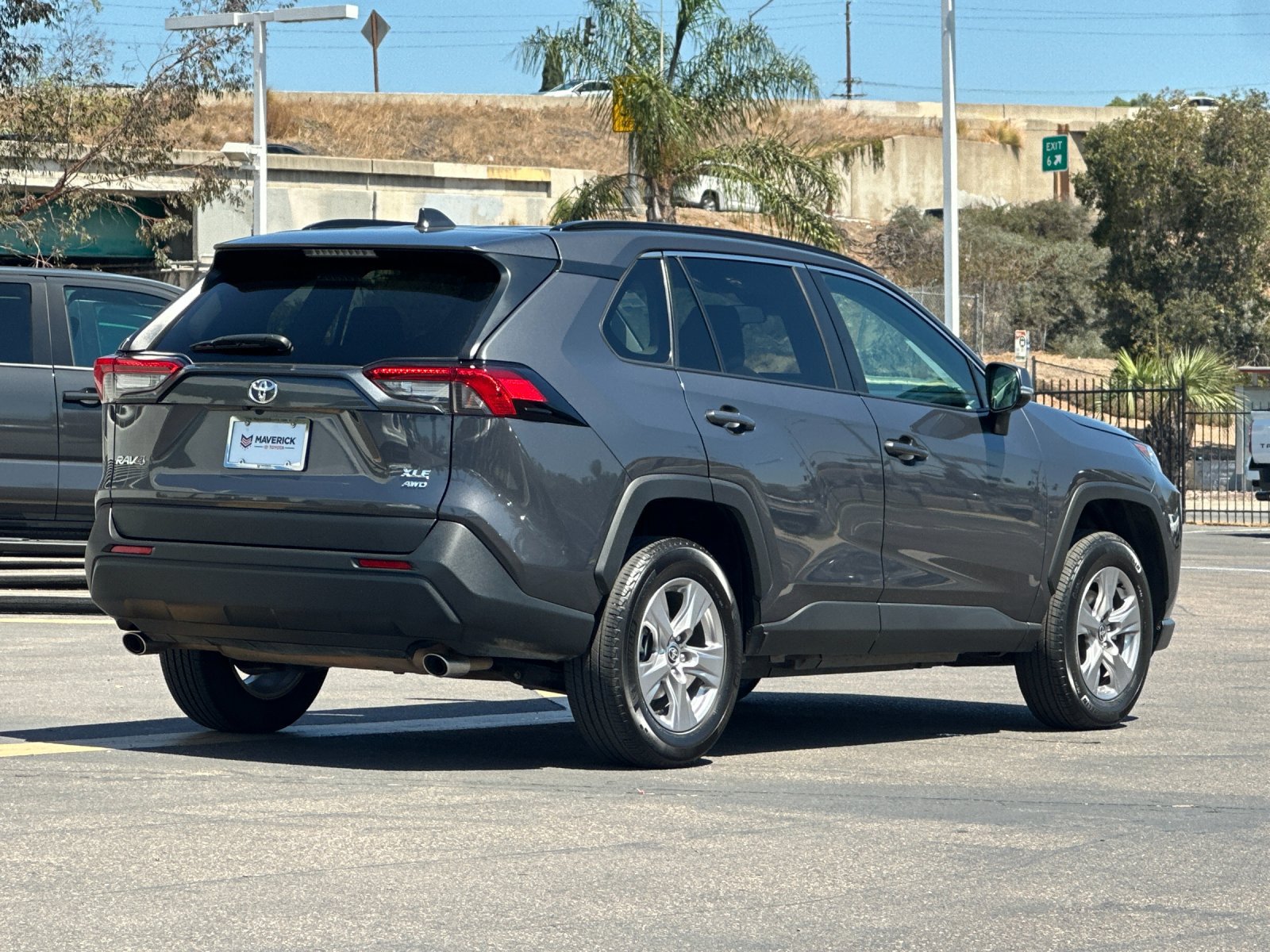 Used 2025 Toyota RAV4 XLE AWD/4WD image 5