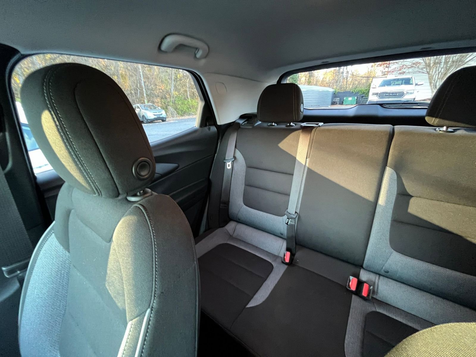 Used 2025 Chevrolet TrailBlazer LT image 35