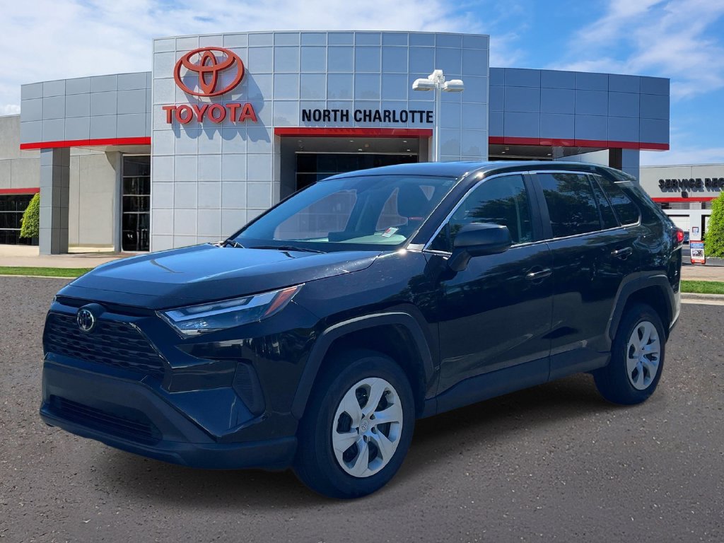 Used 2024 Toyota RAV4 LE FWD image 4