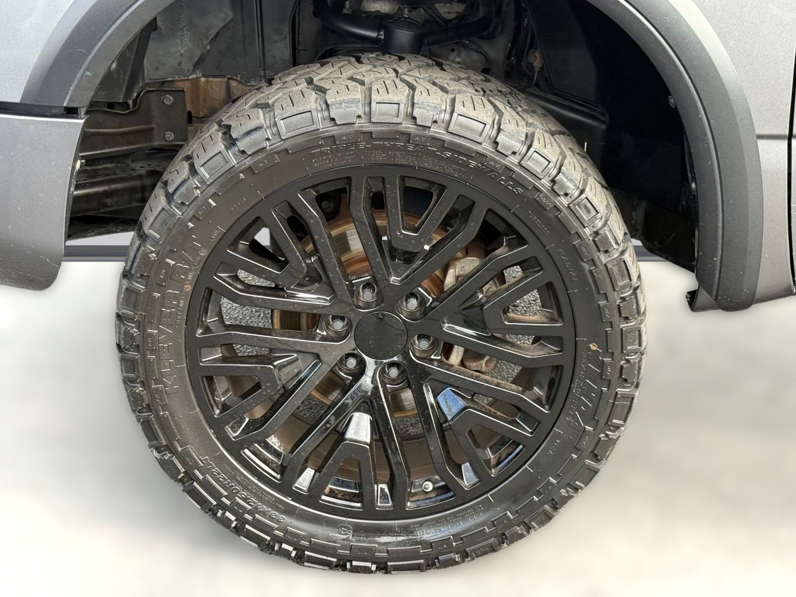 Used 2021 Nissan Titan PRO-4X w/ Pro-4x Convenience Package image 12