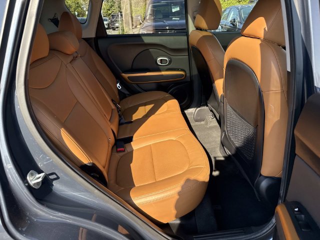 Used 2016 Kia Soul ! w/ Premium Package FWD image 11