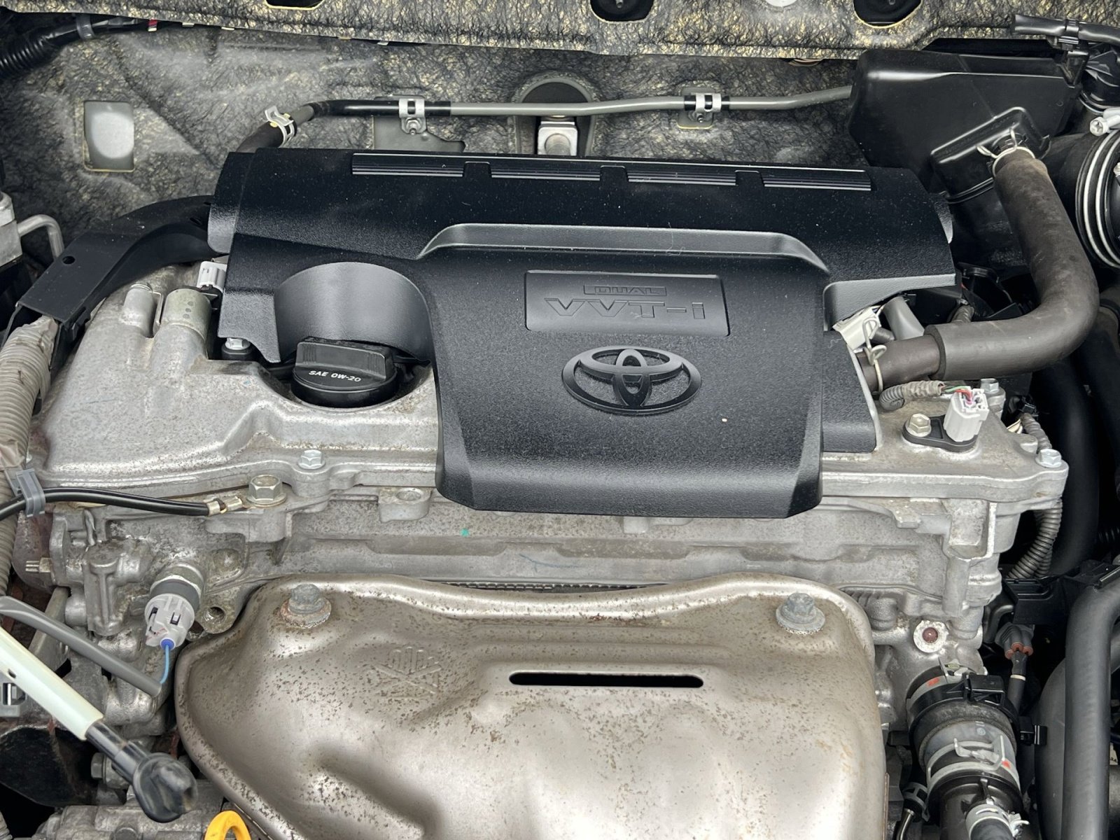 Used 2018 Toyota RAV4 LE w/ Carpet Mat Package FWD image 30