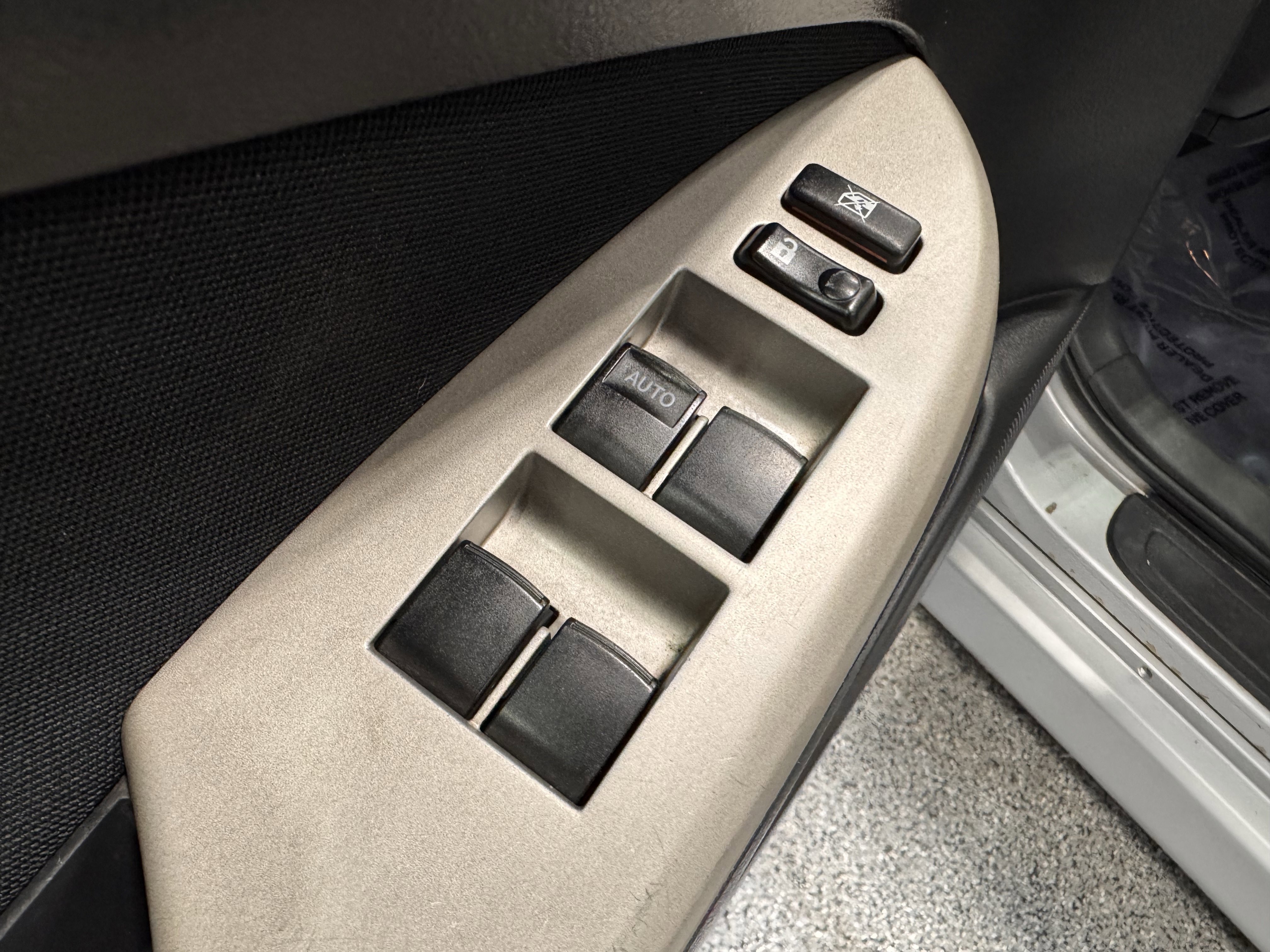 Used 2010 Toyota Corolla S image 21