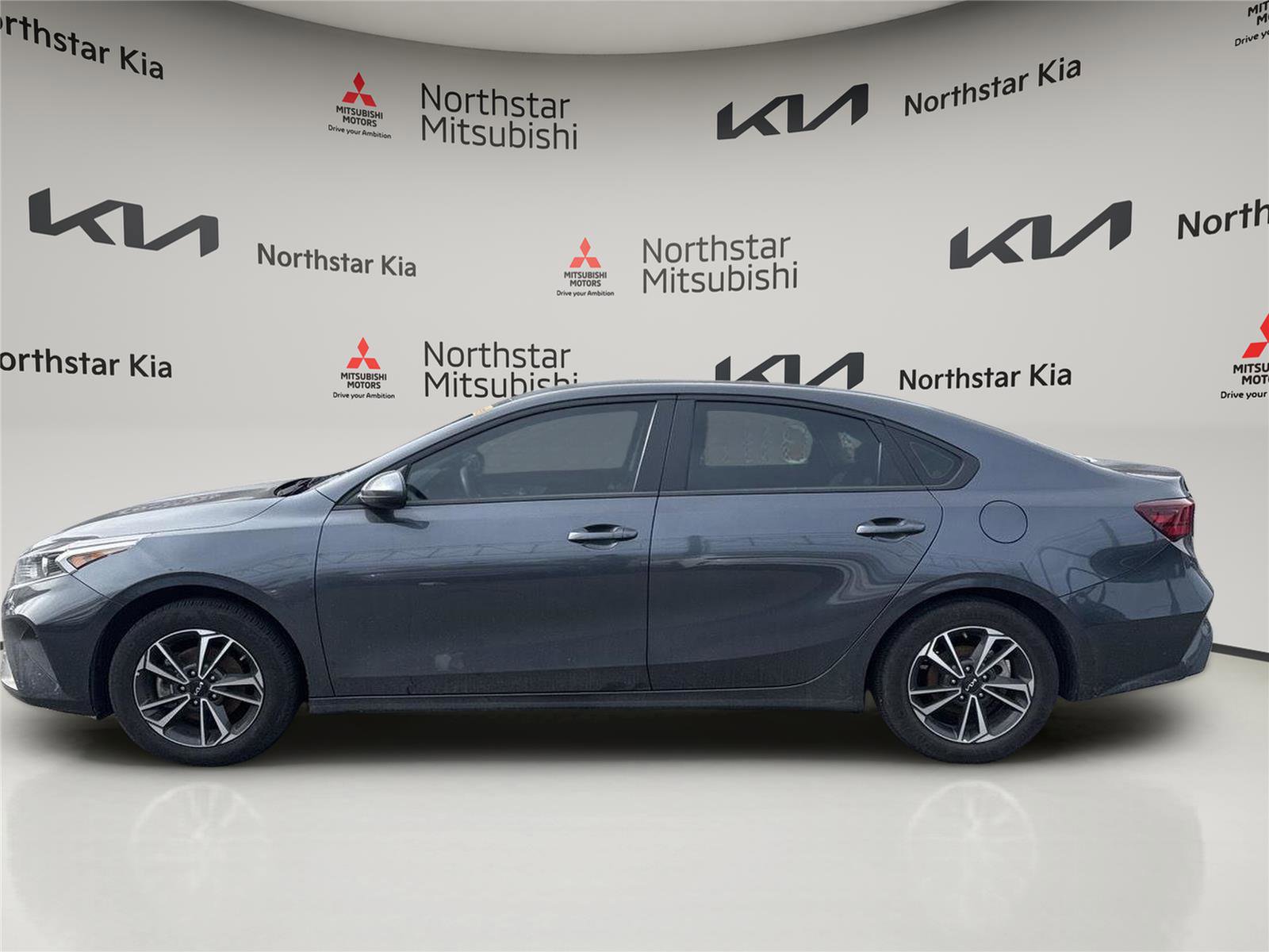 Used 2024 Kia Forte LXS image 3
