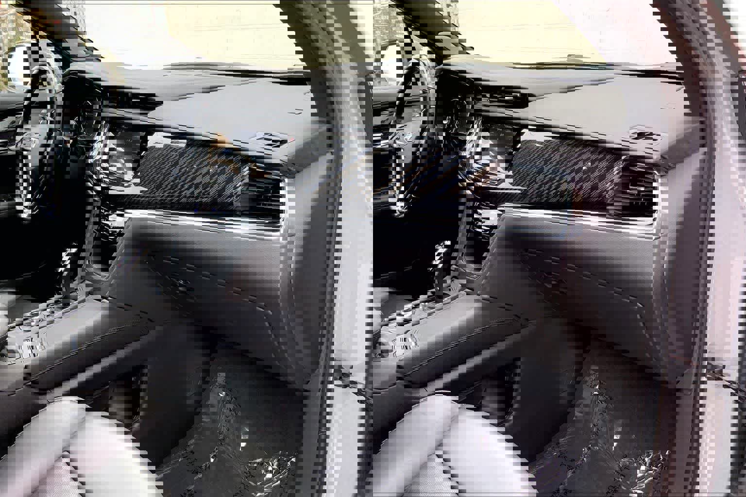 Used 2024 Cadillac XT6 Premium Luxury image 24