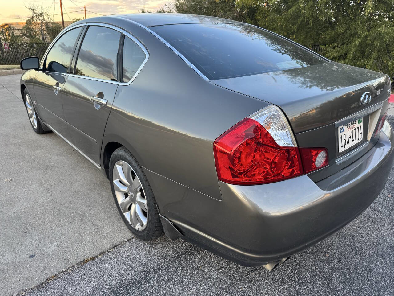 Used 2007 INFINITI M35 w/ Journey Pkg RWD image 5