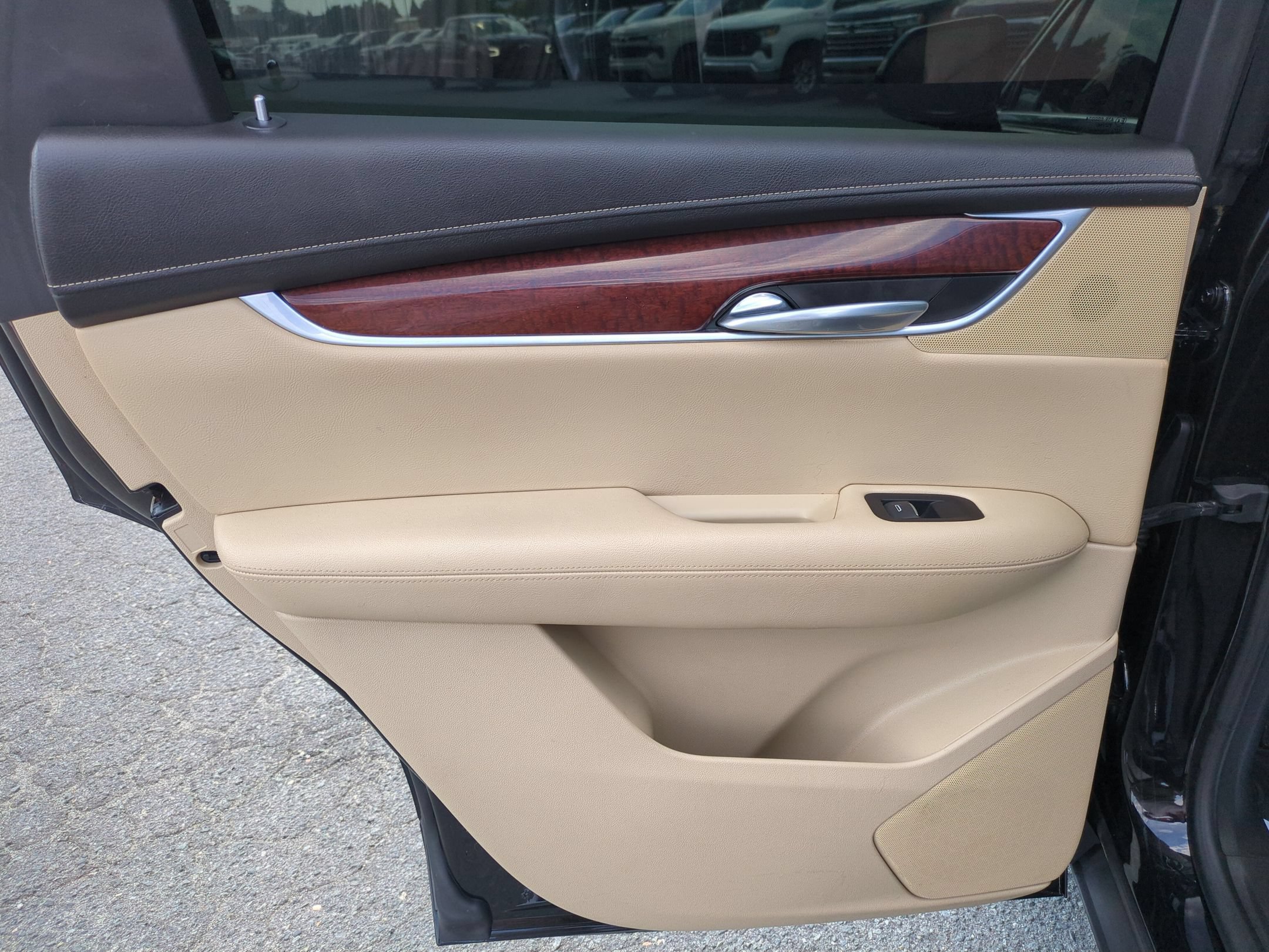 Certified 2018 Cadillac XT5 Luxury w/ Driver Awareness Package FWD image 29