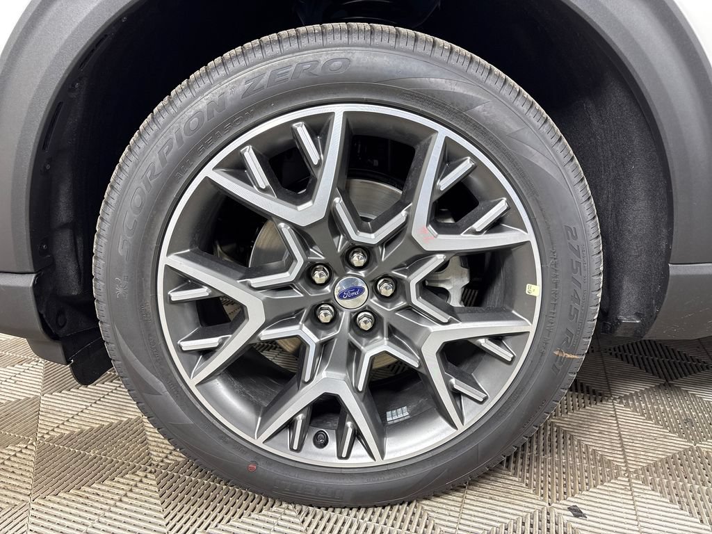 New 2027 Ford Explorer Platinum RWD image 13