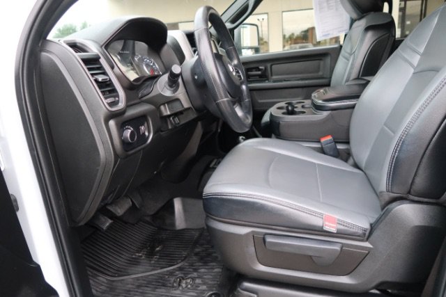 Used 2024 RAM 5500 Tradesman w/ Chrome Appearance Group AWD/4WD image 7