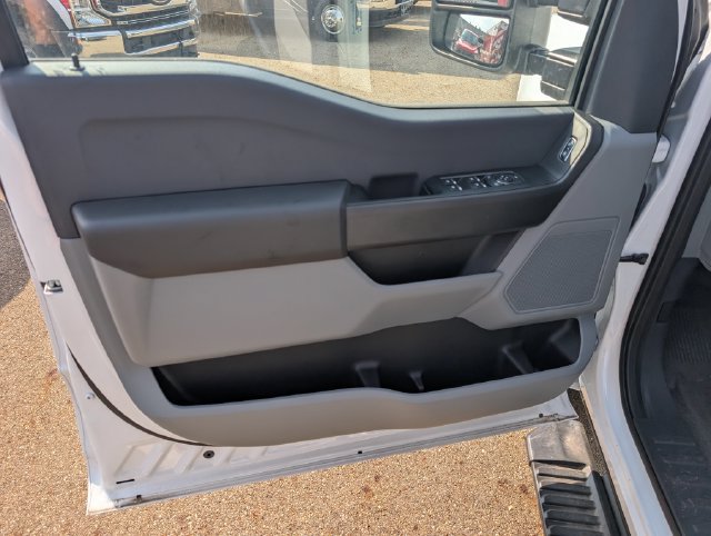 New 2026 Ford F250 XL w/ XL Chrome Package AWD/4WD image 17
