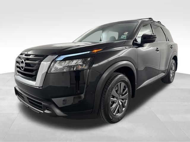 Used 2025 Nissan Pathfinder SV w/ SV Premium Package image 4