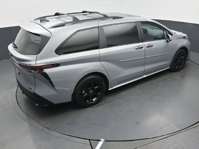 Used 2025 Toyota Sienna XLE Woodland Edition AWD/4WD image 49