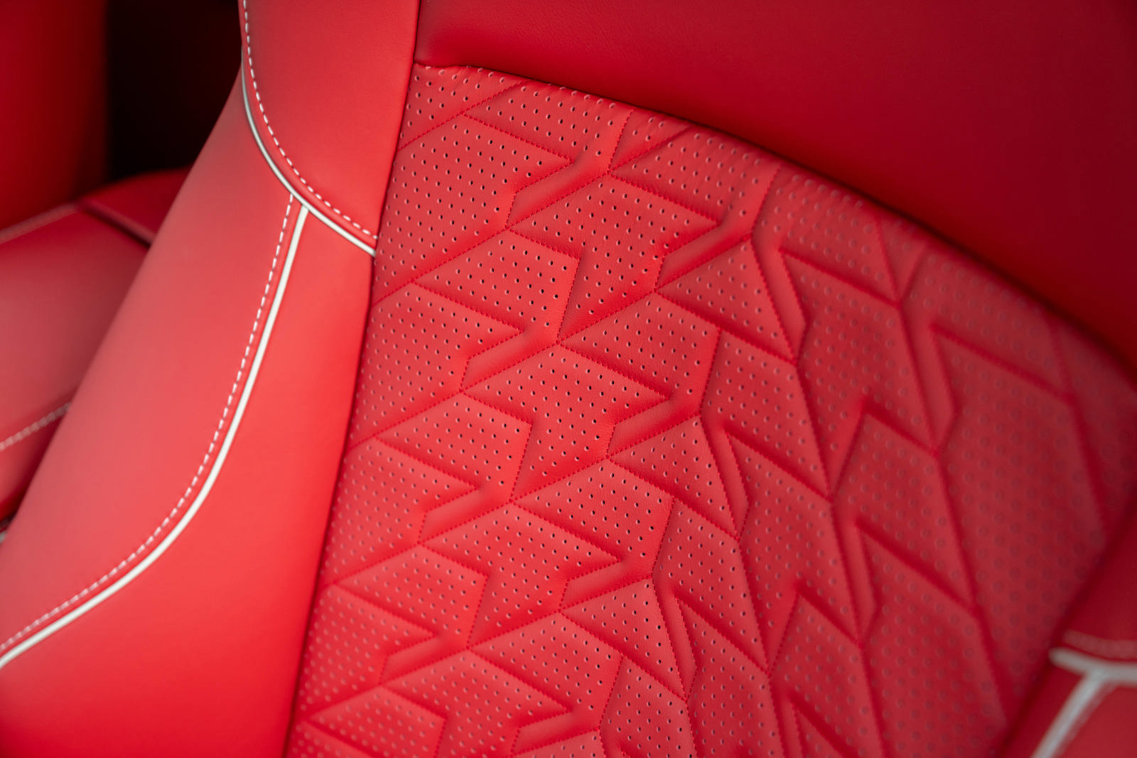 New 2025 Aston Martin Vanquish image 24