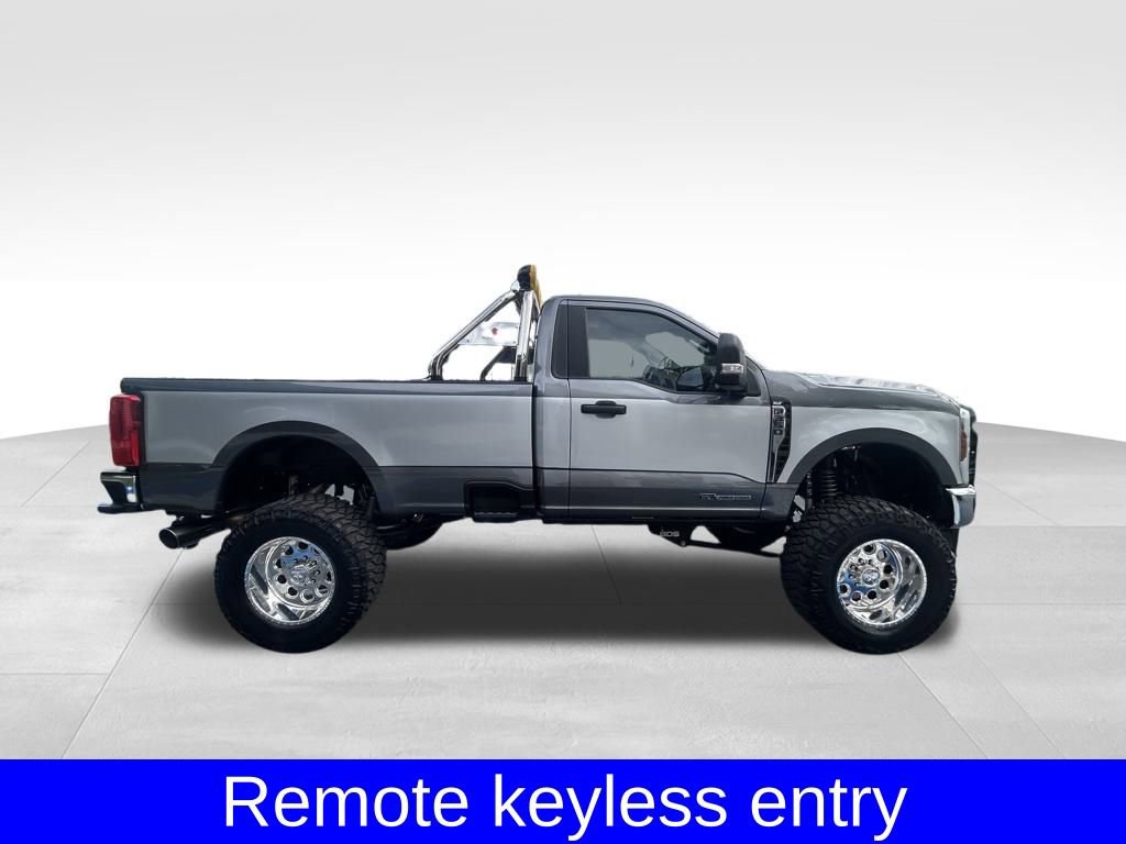 Used 2025 Ford F350 XLT w/ FX4 Off-Road Package image 3