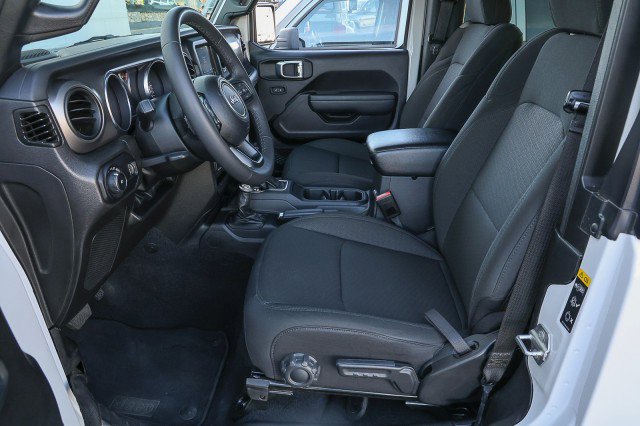 Used 2023 Jeep Wrangler Sport S image 9