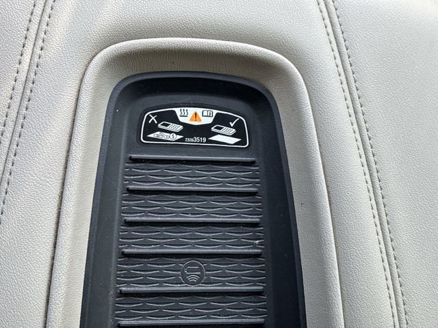 Used 2019 Cadillac Escalade Luxury AWD/4WD image 27