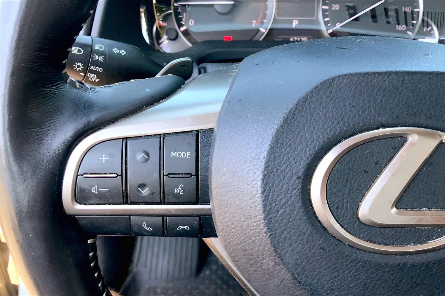Used 2020 Lexus RX 350L Premium w/ Premium Package AWD/4WD image 24