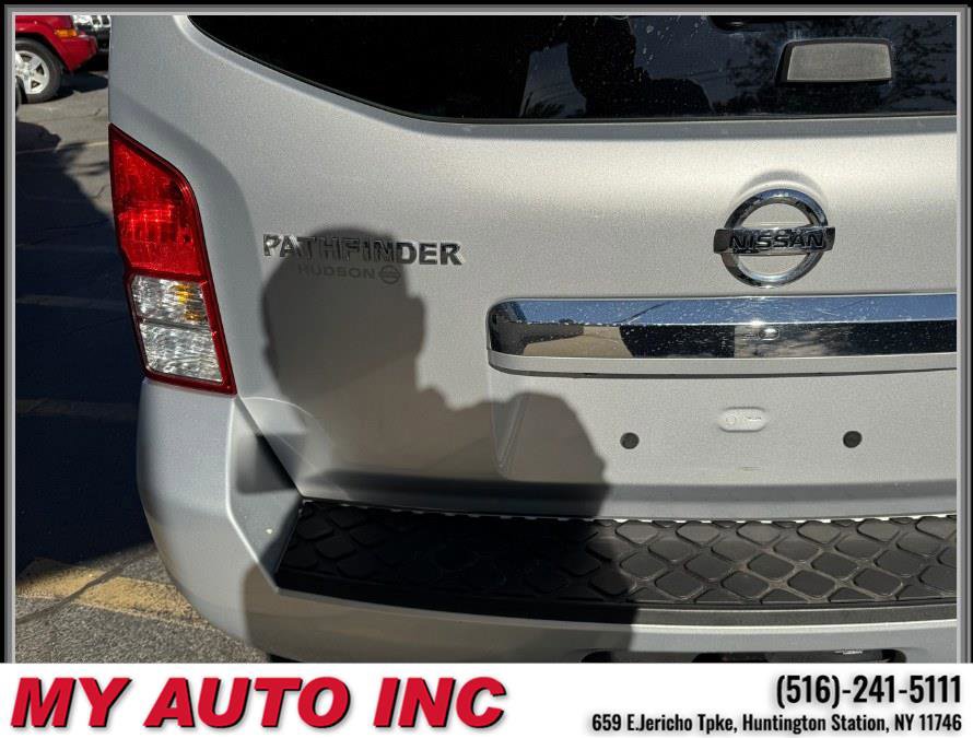 Used 2011 Nissan Pathfinder LE w/ Navigation Pkg image 38