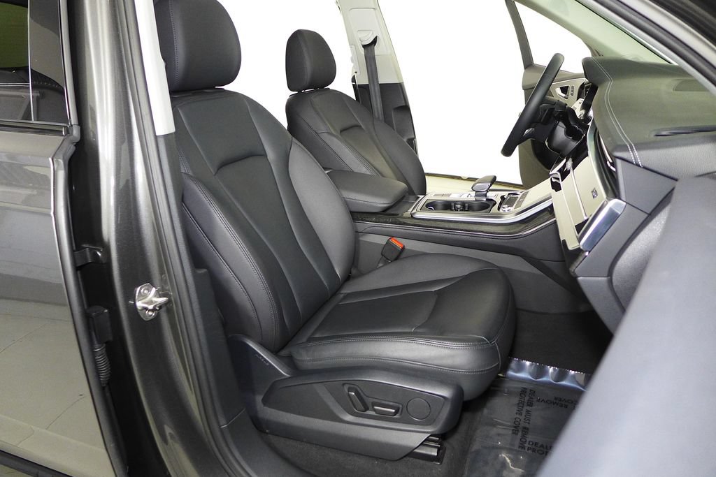 Used 2023 Audi Q7 2.0T Premium Plus w/ Premium Plus Package AWD/4WD image 19