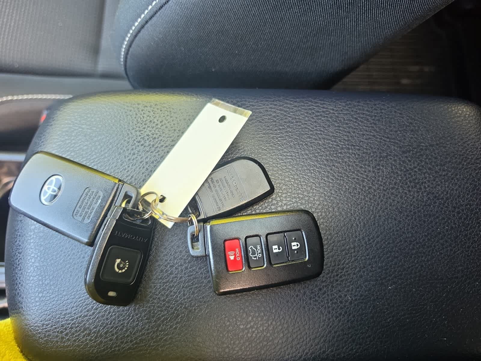 Used 2018 Toyota RAV4 XLE AWD/4WD image 10