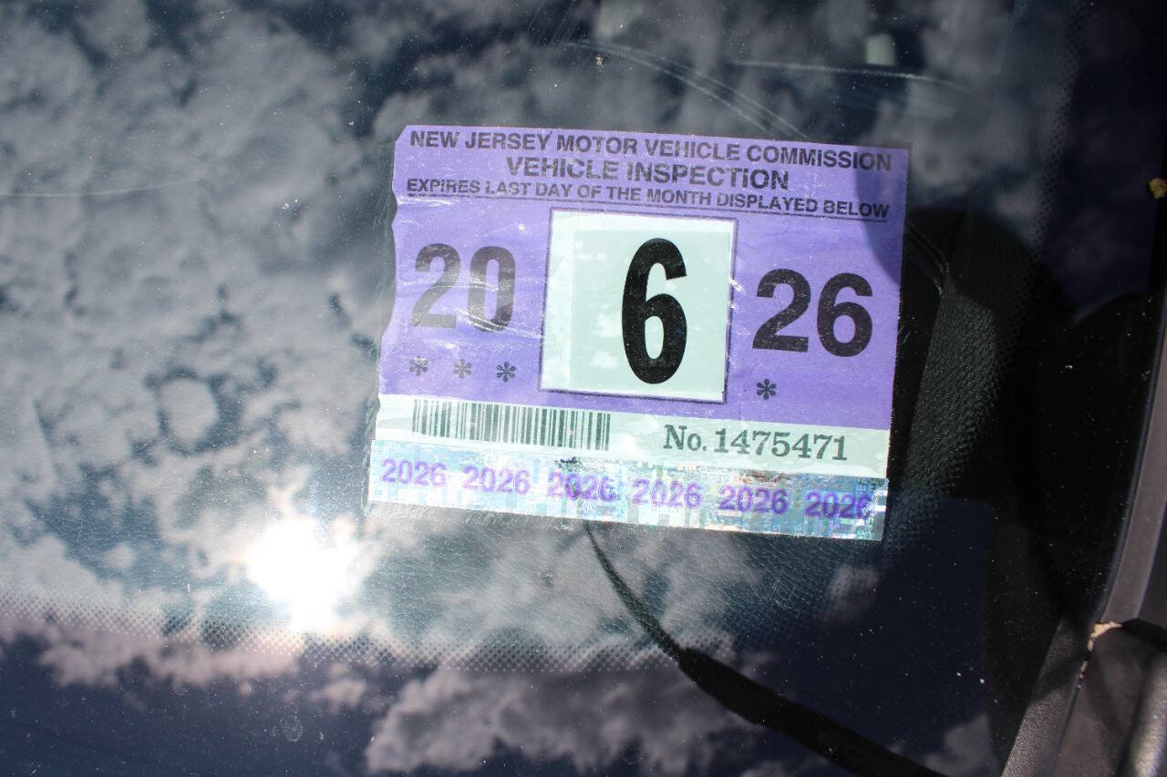 Used 2015 Hyundai Genesis 3.8 RWD image 15