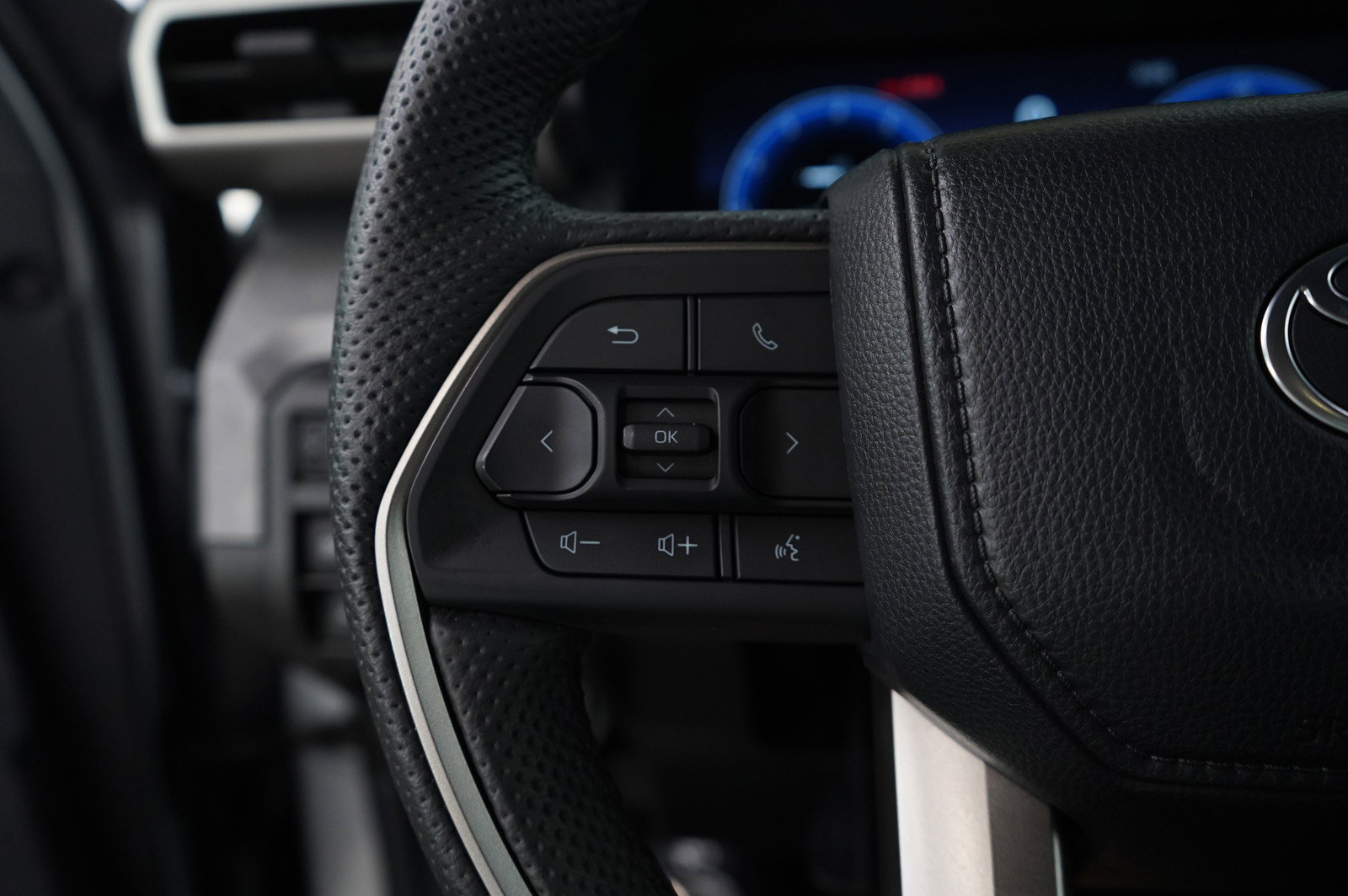 Used 2024 Toyota Tacoma Trailhunter image 19