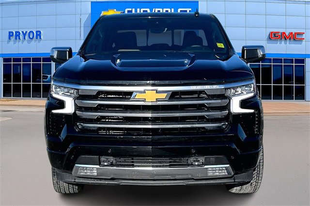 Used 2024 Chevrolet Silverado 1500 High Country w/ Technology Package image 2
